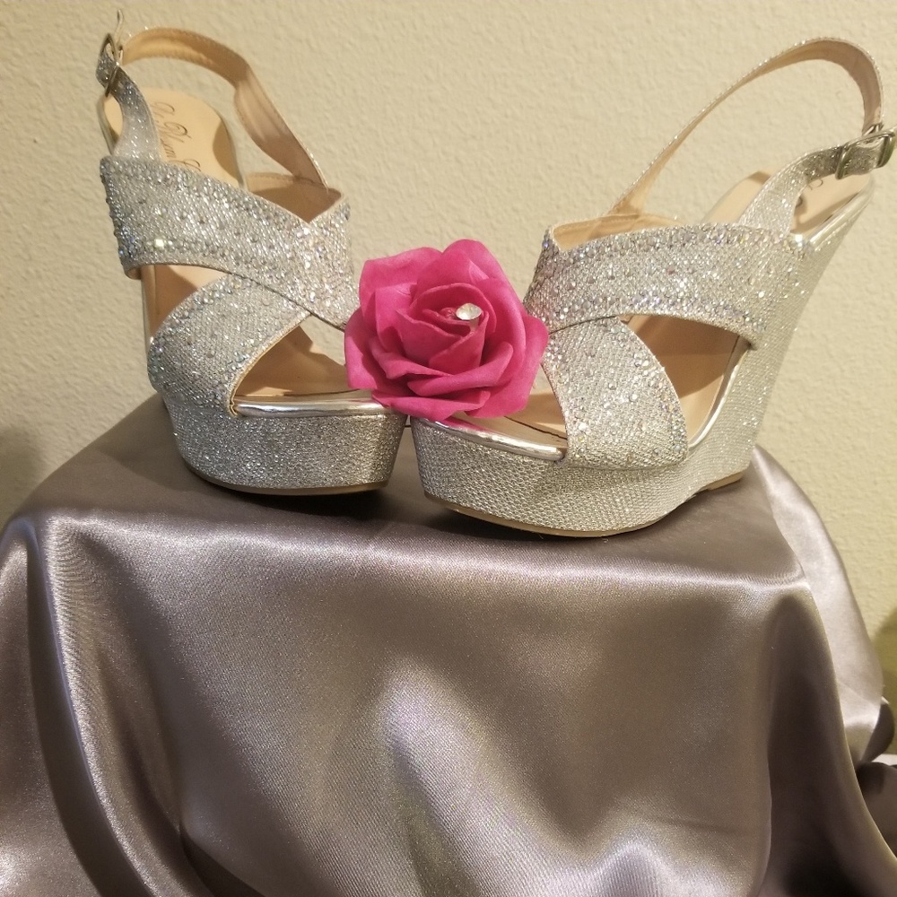 Shoes - Picture 4 of 4